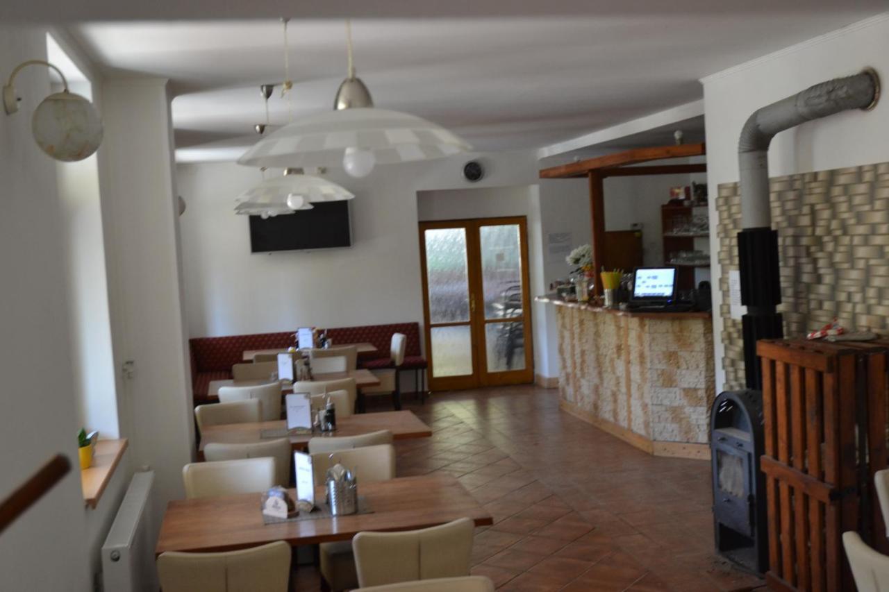 Hotel Podkost Libošovice Esterno foto