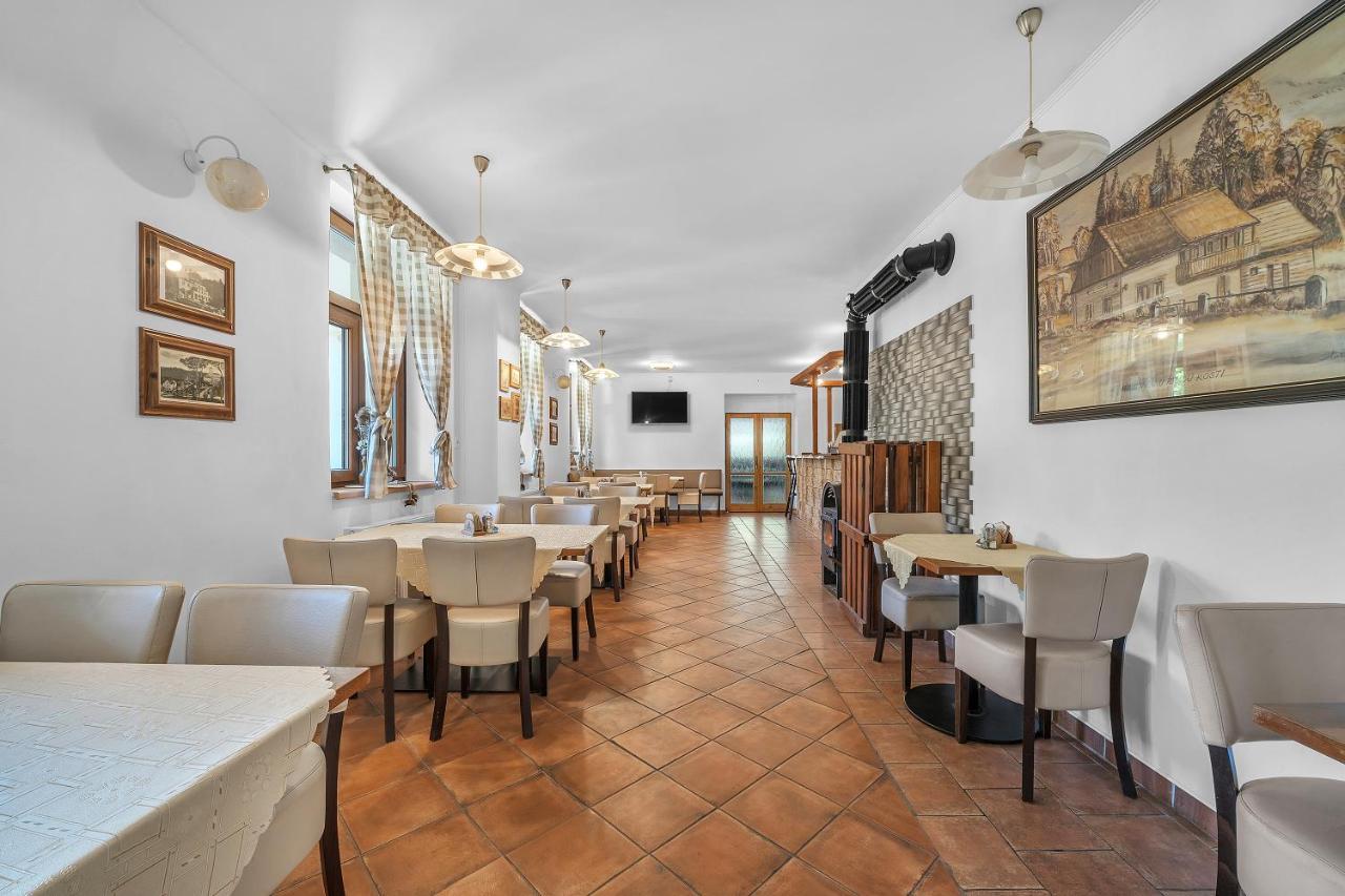 Hotel Podkost Libošovice Esterno foto